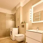 Cornelia Seaview Spa&pool In Infinity Apartment Mamaia