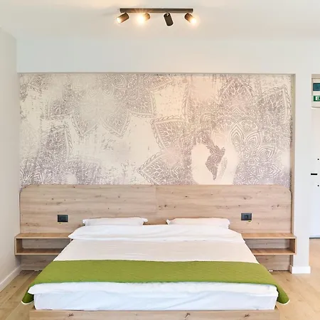 Cornelia Seaview Spa&pool In Infinity דירה מאמאיה